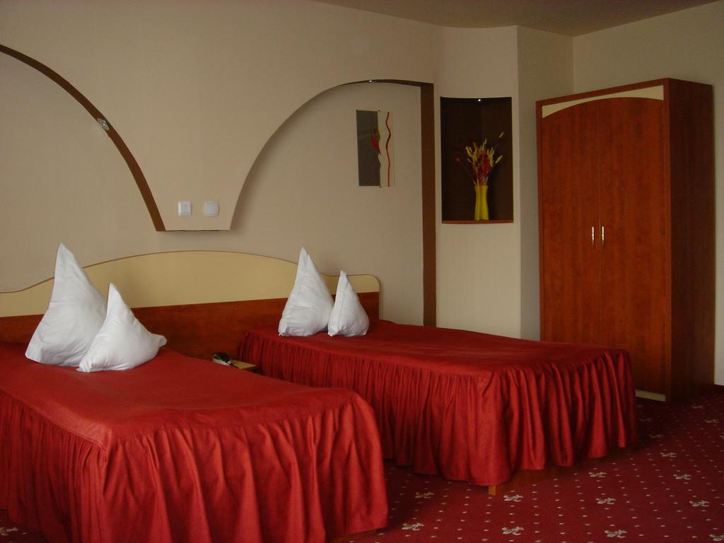 Hotel Kleyn Констанца Екстериор снимка